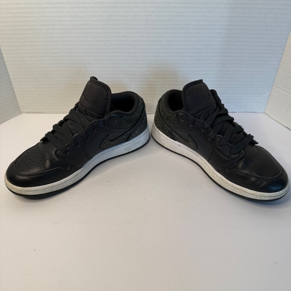 AIR JORDAN 1 LOW SE (BIG KID) - Picture 6 of 12